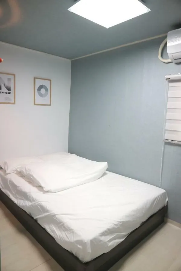 Toy Guesthouse Seoul